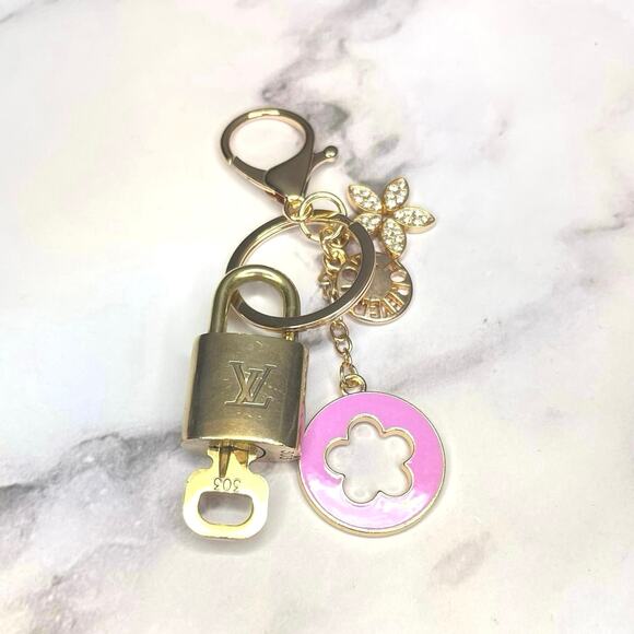 Louis Vuitton Gold Padlock & Key Set #303 w/ a Pink Flower Charm Keychain - Picture 3 of 5